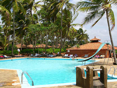 Pool des Ranweli Holiday Village