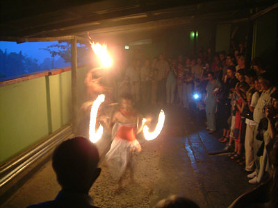 Feuerlauf der Kandy-Dancer