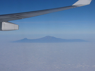 Die drei Gipfel des 5.895 Meter hohen Kilimanjaro, des hchsten Berges Afrikas