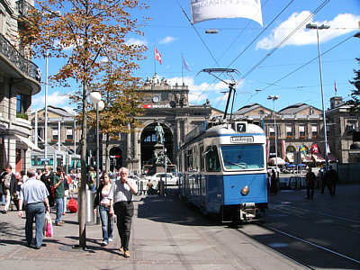 Blick vom Beginn der Bahnhofstraße zum Hauptbahnhof