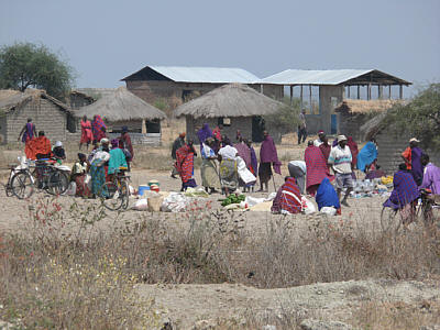 Markt am Ortsrand von Mto Wa Mbu