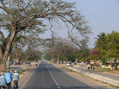 Straße durch Mto Wa Mbu
