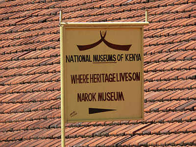 Schild des Narok Museums