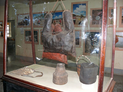 Ledertaschen im Narok Museum