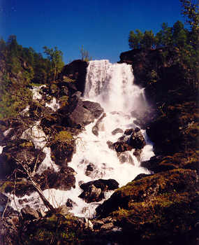 Wasserfall am Abzweig zum Polarzoo